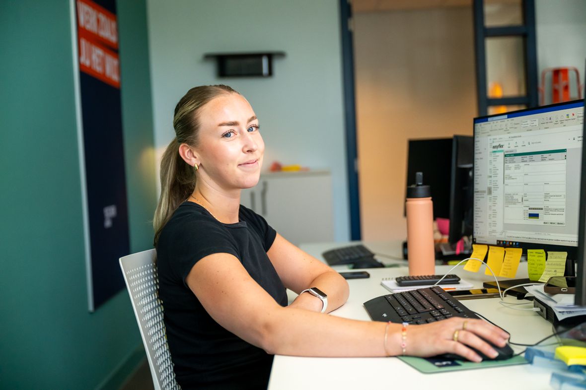 Verzuimmedewerker voor computer 365werk